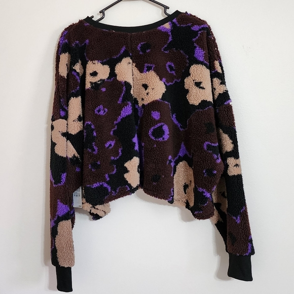 Plus Size BP High Pile Fleece Sweatshirt in Black-Brown-Purple Pressed Floral - Picture 7 of 10